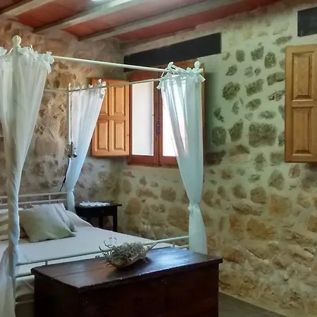Casa De La Vella Era * Arnes